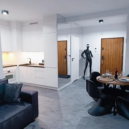 Sztuk Pieknych 10 & Prywatny Parking Апартаменты Пила