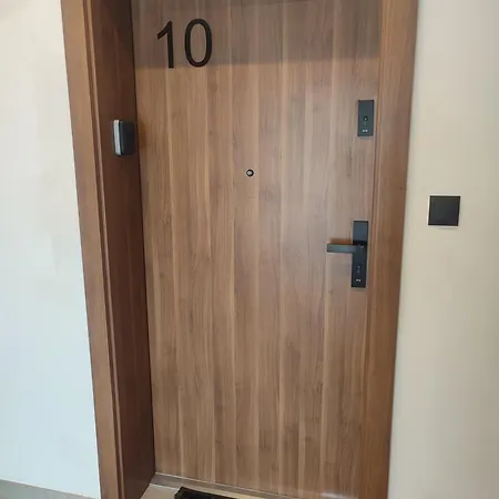 Апартаменты Sztuk Pieknych 10 & Prywatny Parking Пила